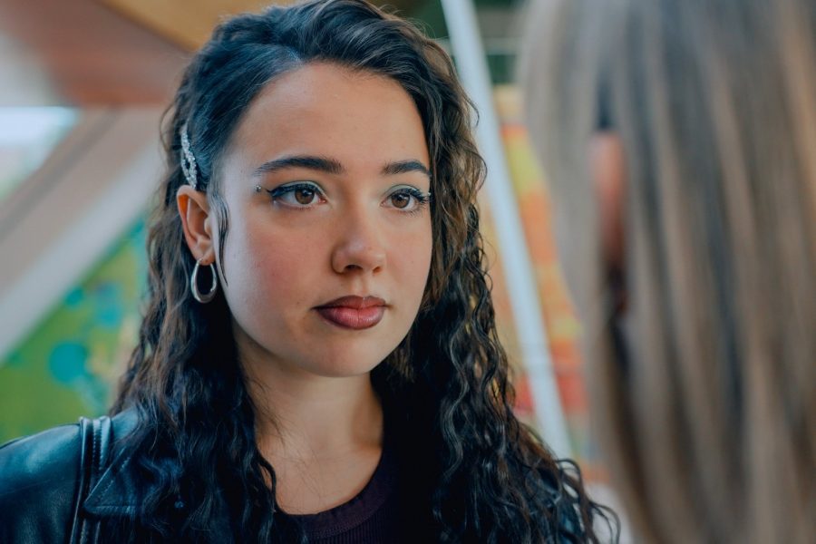 Biester - II/Folge 4 - Nelly, gespielt von Mara Romei, muss ihre Sozialstunden leisten. (Foto ORF/MR Film/Petro Domenigg) 