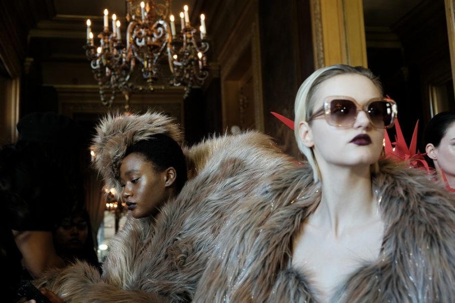 Kilian Kerner feierte sein Debut auf der Paris Fashion Week mit "GANGSTAAA – in Wonderland". Mit seinem Debüt erweiterte er konsequent seine internationale Präsenz. (Foto Kilian Kerner)