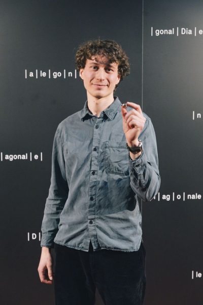 D26 - Preisverleihung: Sebastian Kubelka - Bester Nachwuchsfilm "64 km von daheim". (Foto Harald-Wawrzyniak)