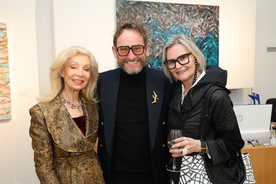 Galerie SYLVIA KOVACEK: Ausstellung des New Yorker Künstlers DOUG ARGUE: Elisabeth Himmer-Hirnigel, Hedi Grager, Franz Josef Baur. (Foto Katharina Schiffl)