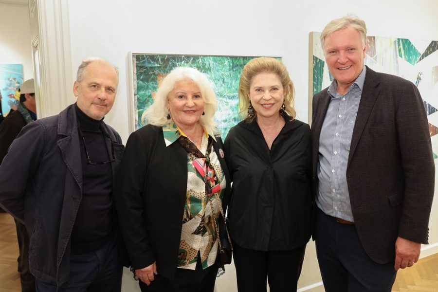 Prof. Dr. Klaus-Albrecht Schröder nahm die offizielle Eröffnung vor: Michael Walde-Berger, Marika Lichter, Evi Höfer, Klaus Albrecht Schröder. (Foto Katharina Schiffl)