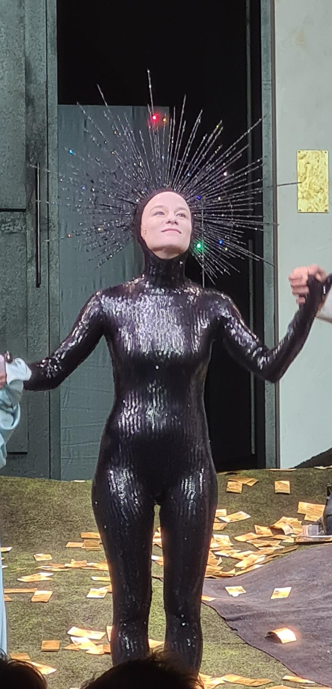 Valerie Pachner war die Buhlschaft bei den Salzburger Festspielen 2023 - und spielte gleichzeitig auch den Tod. (Foto Hedi Grager)