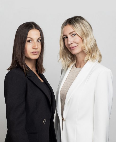 Für die Schwestern Lisa Haider und Nina Klein war schon früh klar, dass Kommunikation ihr gemeinsamer Weg ist. (Foto Mato Johannik)