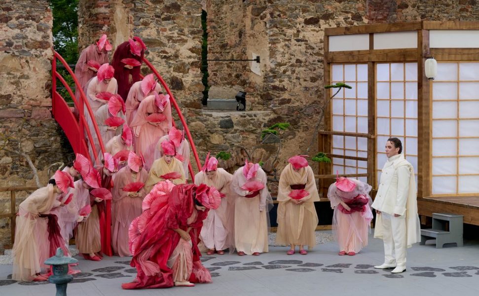 Premiere mit Madama Butterfly in der Oper Burg Gars: Kristiane Kaiser und Vitaliy Kovalchuk. (Foto Michael Pöhn)