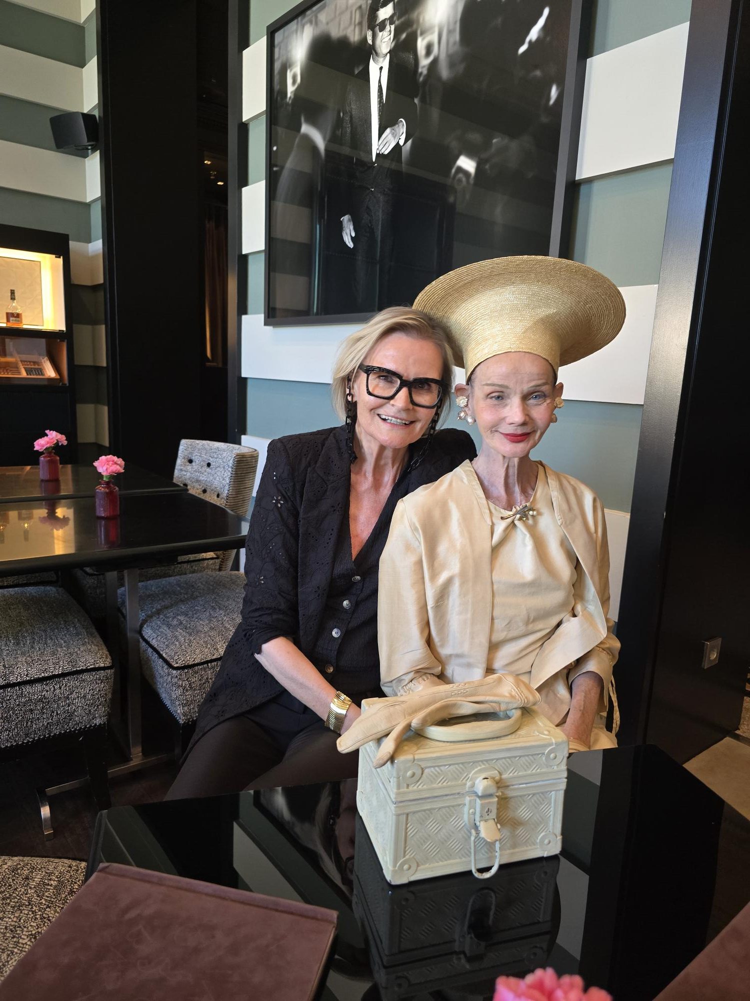 Hedi Grager und Britt Kanja beim Besuch der Fashion Week in Berlin. (Foto privat)