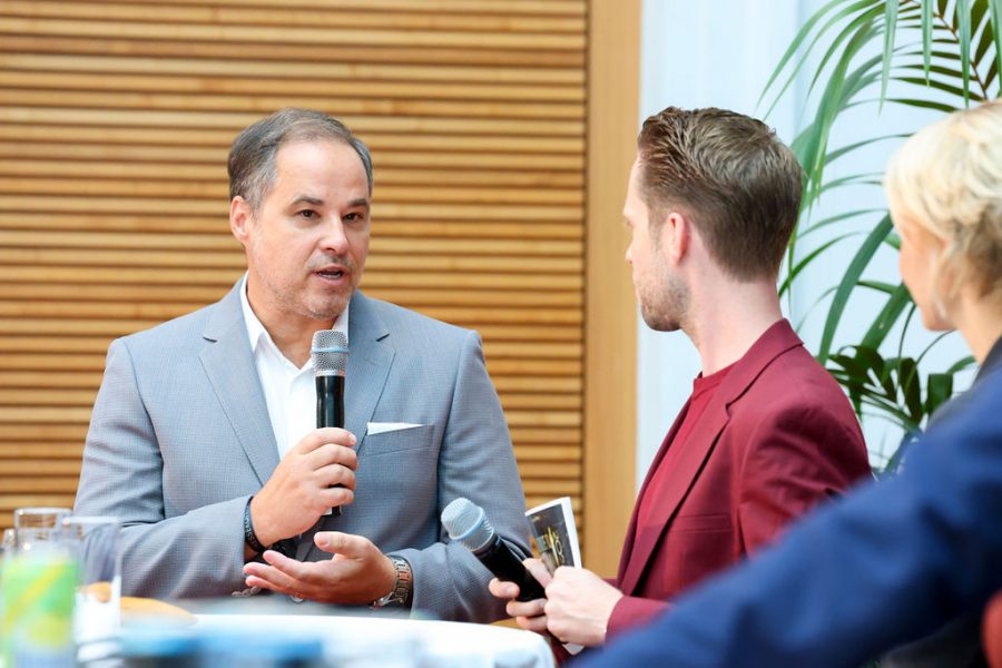 Filmfestivaldirektor Markus Mörth: „Wir freuen uns sehr, das zweite Mal den Vorhang für die erfolgreiche Partnerschaft mit der KURIER ROMY zu heben." (Foto KURIER)